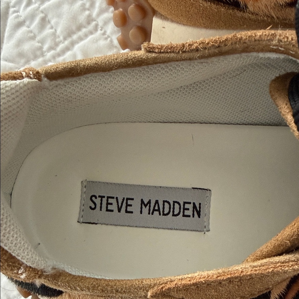 Steve Madden Tan and Black Sneakers - Picture 2 of 7